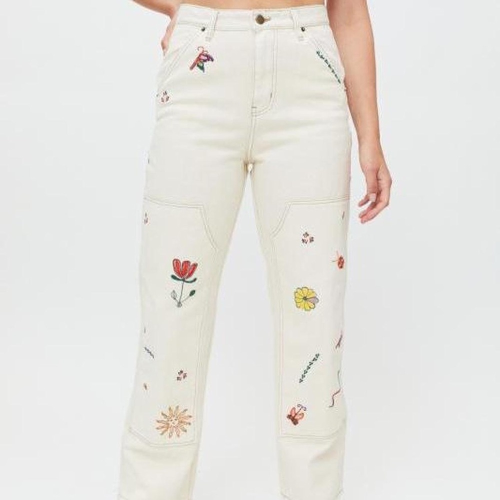 BDG Embroidered Carpenter Jeans – Floral Cream Denim (28)